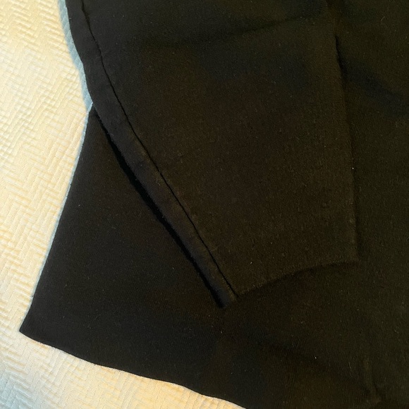 H&M Black V-Neck Balloon Sleeve Sweater - Picture 4 of 12